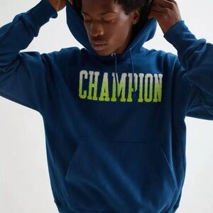 Champion Hoodie new with tags mens small champion hoodie urban outfitters